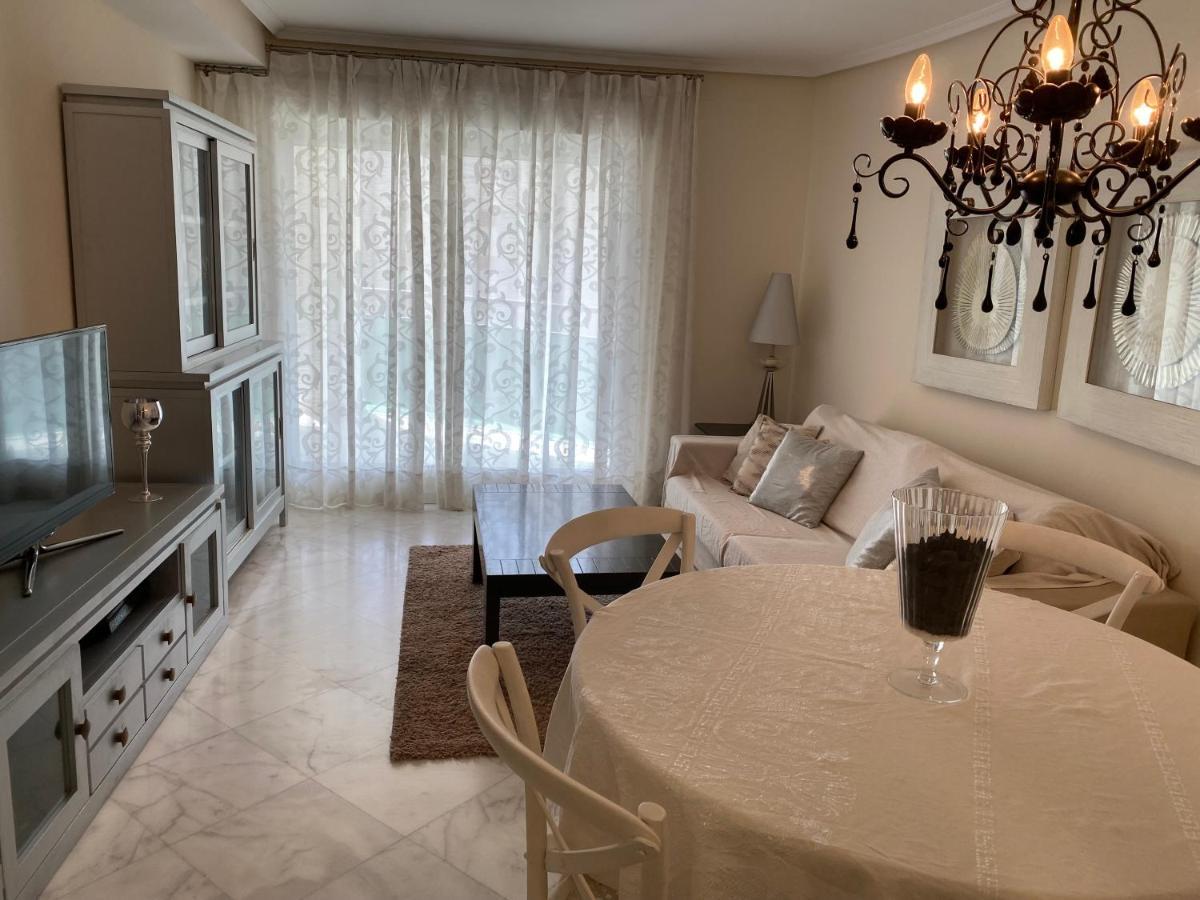 Elegant 2-Bedroom Apartment In Benidorm With Private Pool And Scenic Garden Views Cala de Finestrat Dış mekan fotoğraf